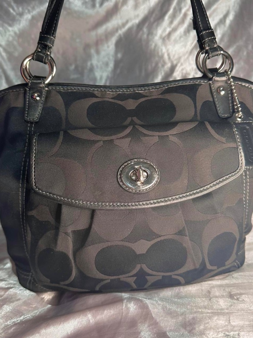 Vintage Y2K Coach Signature Leah Turnlock Black Shoulder Bag
